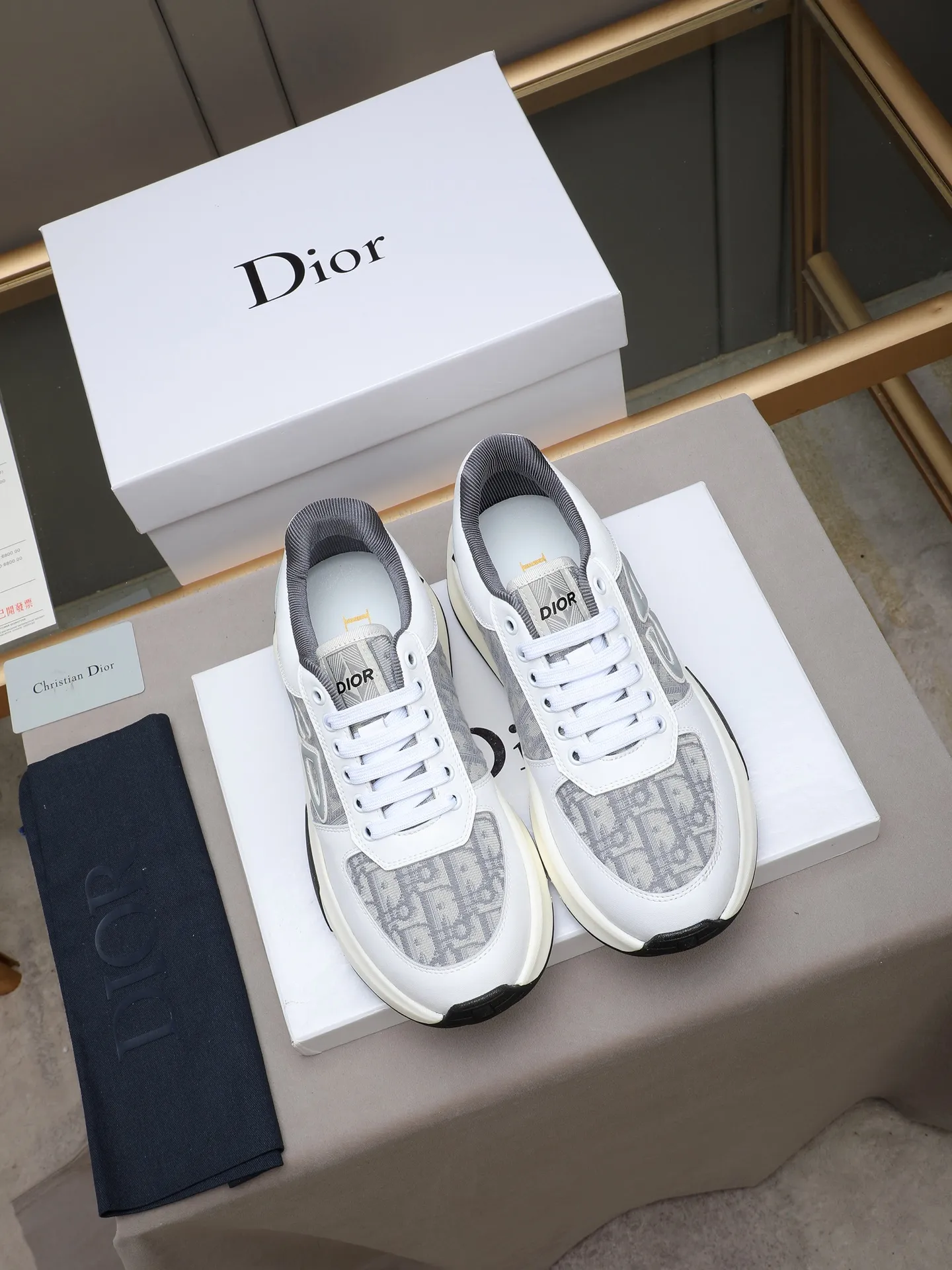 🆕🆕🆕Men's Shoes💰P440 Dior's avant-garde and versatile fashionable men's shoes are privately modeled, calfskin stitched with Dior's special waterproof fabric, fashionable, simple, stylish, eye-catching and classy. It will subvert old ideas and be a must-have for fashionistas who want to spend time with you! Must keep it for yourself! High and comfortable but low, high-end quality workmanship. Code number: 38-44 (45 customized) 4 colors for your choice [kiss][kiss][kiss]